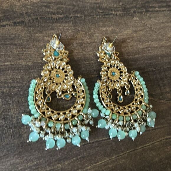 Elegant Gold plated pearl Beaded Mint  Earrings - Picture 10 of 10